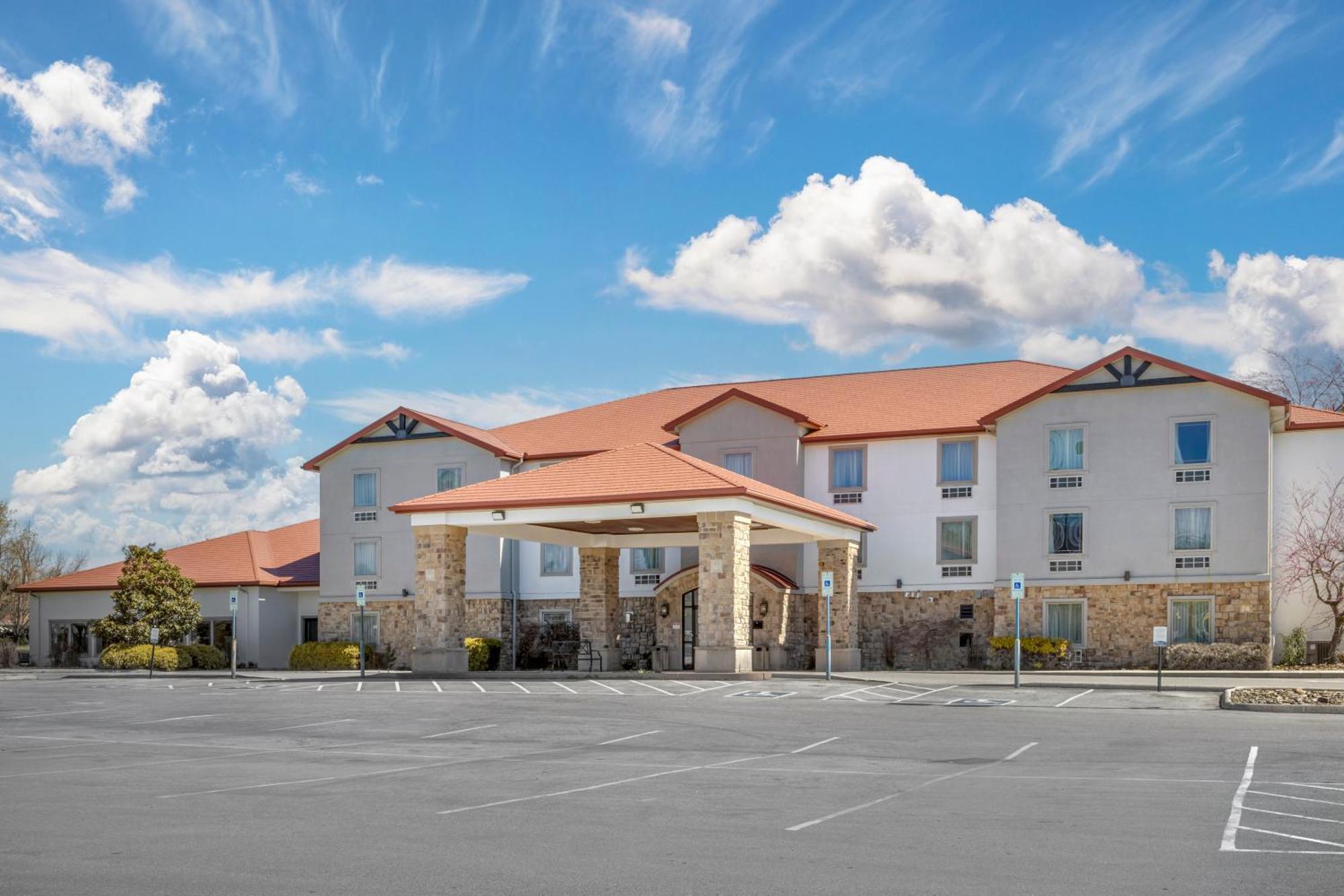 Hotel Quality & Monterey, Tn - Crossville, Tn 2*